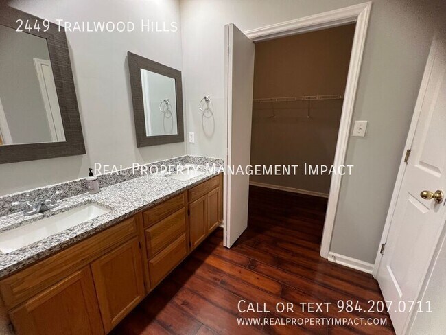 Building Photo - 2449 Trailwood Hills Dr
