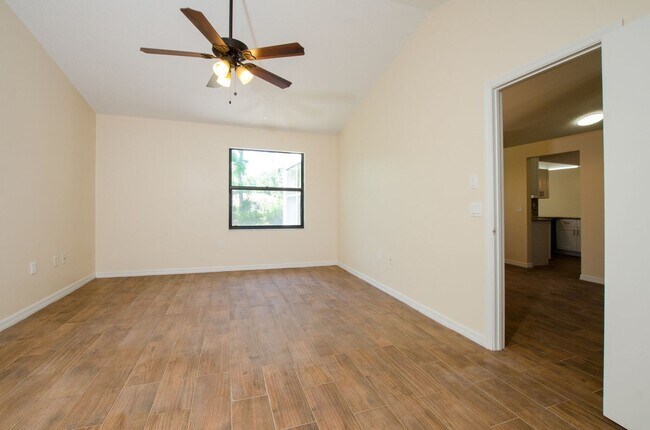 Building Photo - 179 Frontier Dr