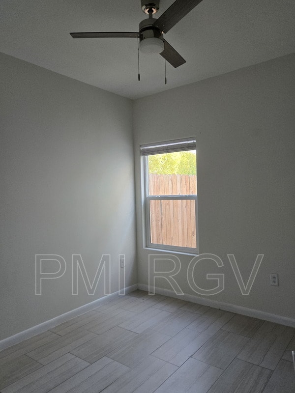 Building Photo - 2912 E Israel Ave