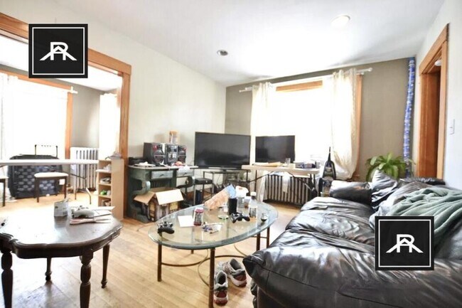 Building Photo - 3 bedroom in Brighton MA 02135