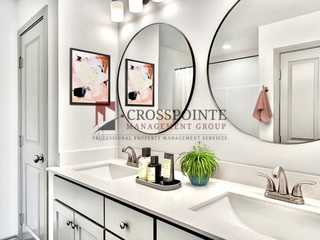 Building Photo - Luxury 3 Bedroom 2.5 Bath Townhome in Bullard, TX!