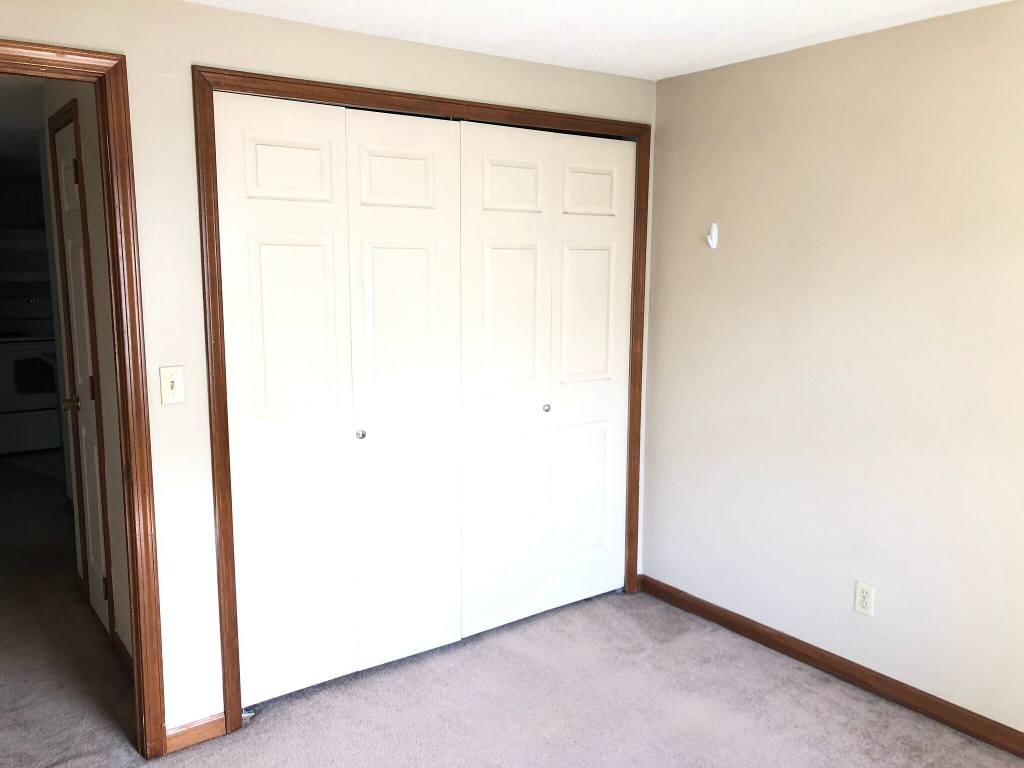 Building Photo - 4615 Chestnut Ridge Rd