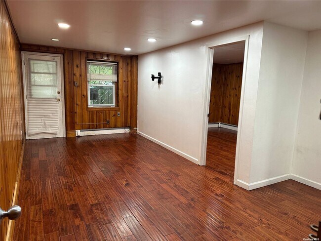 Building Photo - 92-09 242nd St