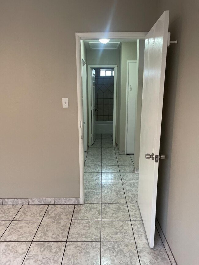 Building Photo - 3539 Baltic Ave