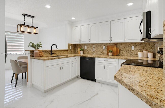 Building Photo - 14308 SW 120th Ct