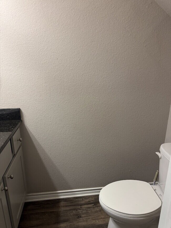 Building Photo - Welcome Home!!