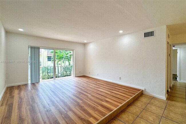 Building Photo - 13898 SW 90th Ave