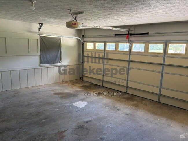 Building Photo - 120 Riley Ct