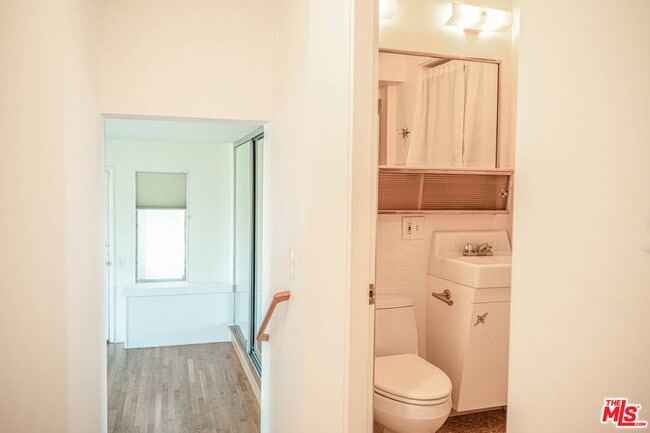 Building Photo - 8895 Appian Way