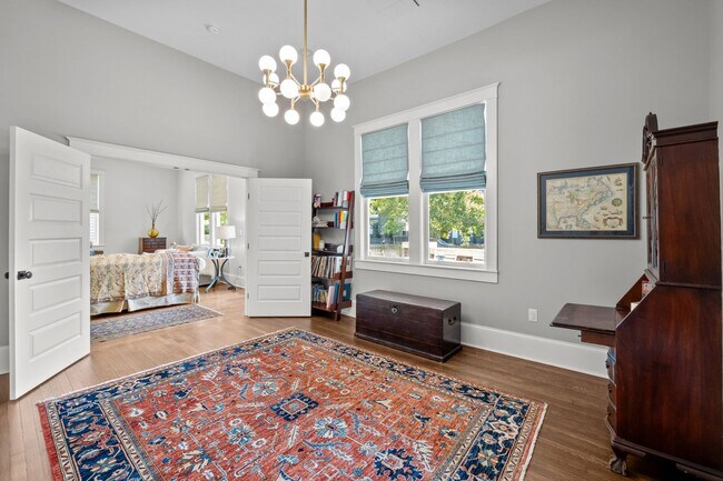 Building Photo - Gorgeous Renovation near Downtown Durham -...