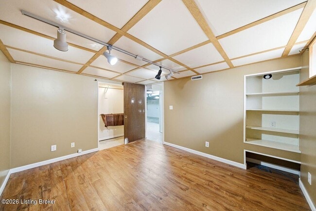 Building Photo - 1209 Valley Dr