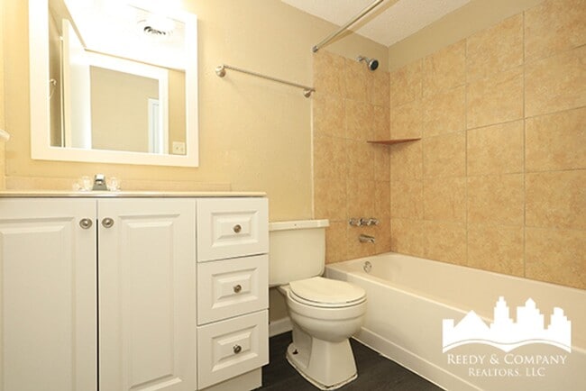 Building Photo - 6333 Raible Dr
