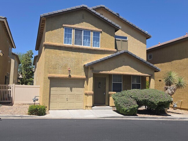 Building Photo - Firewood/ 3 Bedroom Furnished