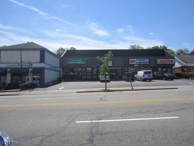 Building Photo - 638 Bloomfield Ave