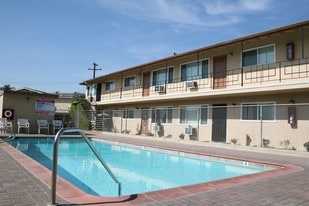 Building Photo - Walnut Grand