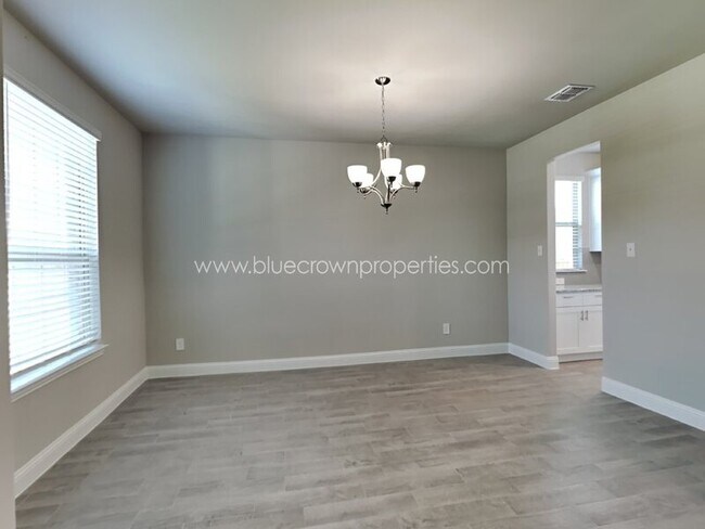 Building Photo - 1024 Meadowlark Ave