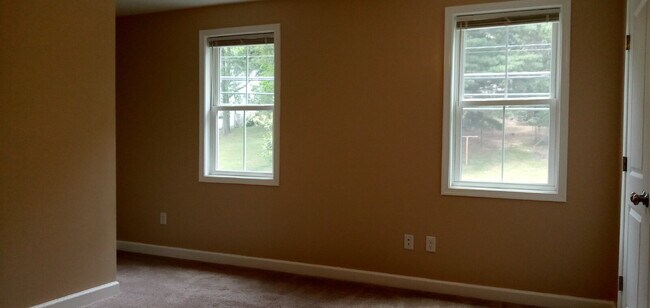 Building Photo - Modern Staunton Home with Attached Garage, Private Deck & Utilities Included