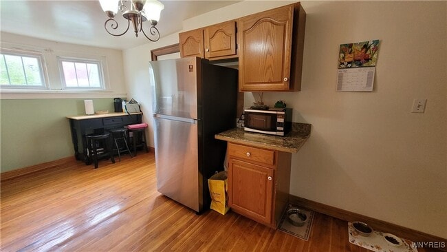 Building Photo - 558 Breckenridge St