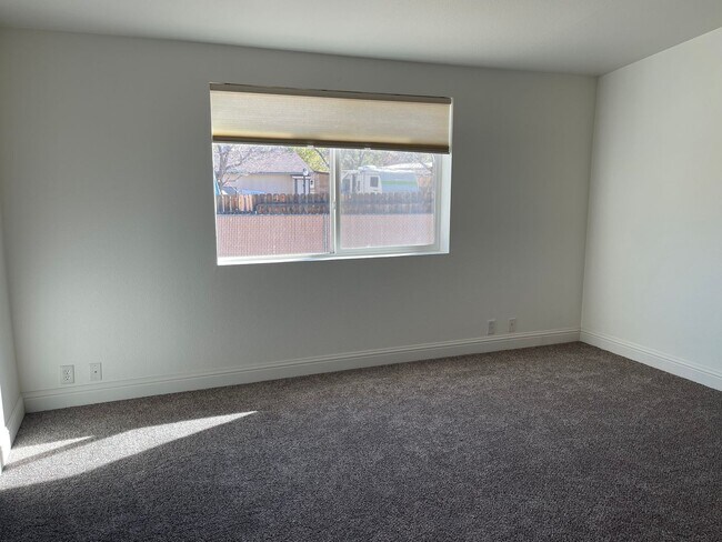 Building Photo - Beautifully updated Mobile Home in Carson ...