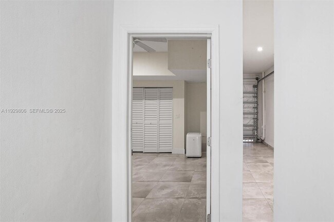 Building Photo - 6308 NW 104th Path