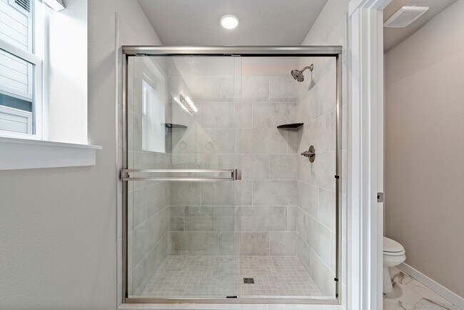 Building Photo - Charming & Modern Townhouse in Meridian!