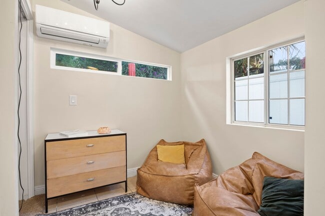 Building Photo - Ventura | Pierpont | 4 Bedroom + 3 Bathroom