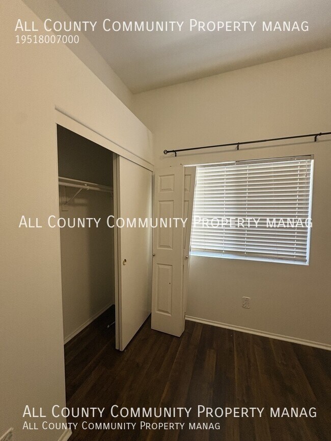 Building Photo - 39560 Bonaire Way
