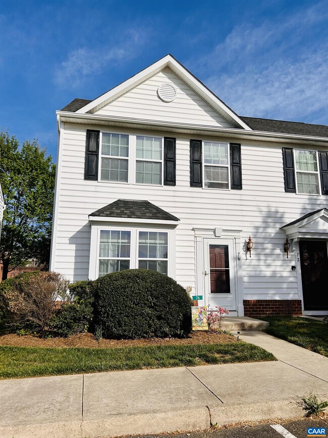 Building Photo - 76 Villa Circle