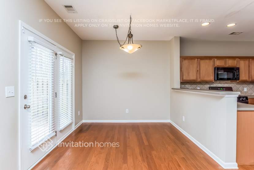 Building Photo - 116 Creekwood Tr