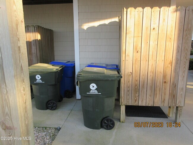 Building Photo - 108 Sea Star Cir