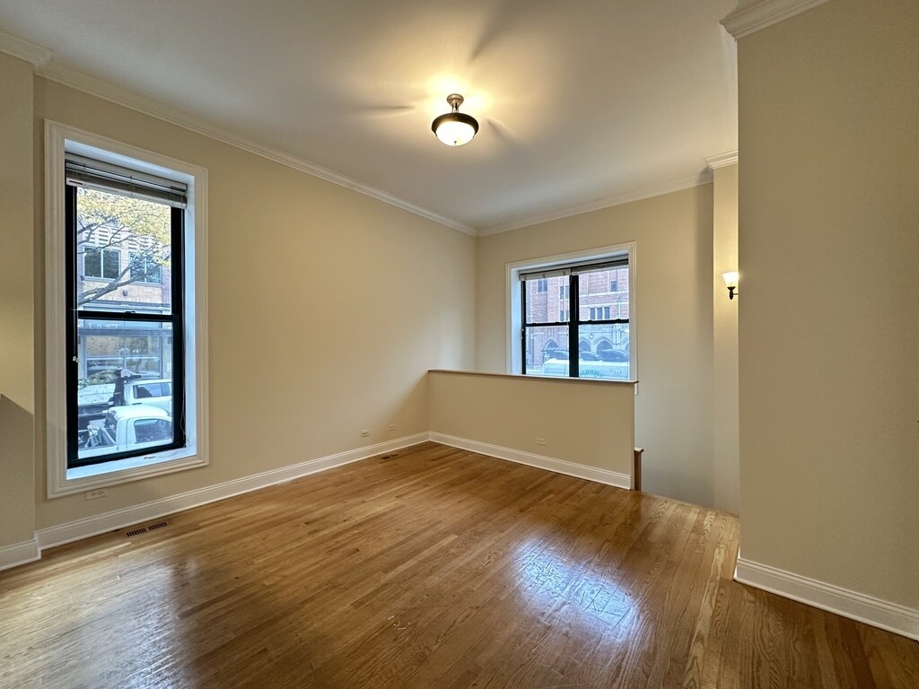 Building Photo - 851 N LaSalle St