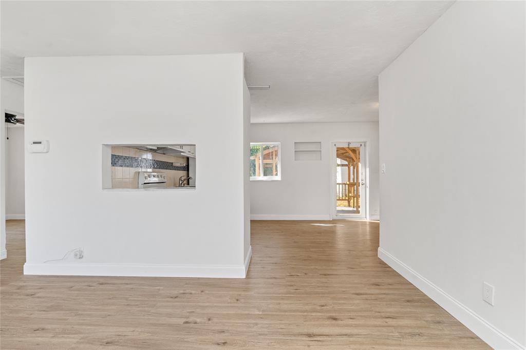 Building Photo - 540 NE 61st St