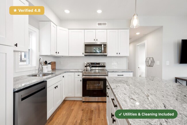 Building Photo - Furnished Bedroom with Private Bath in East Boston