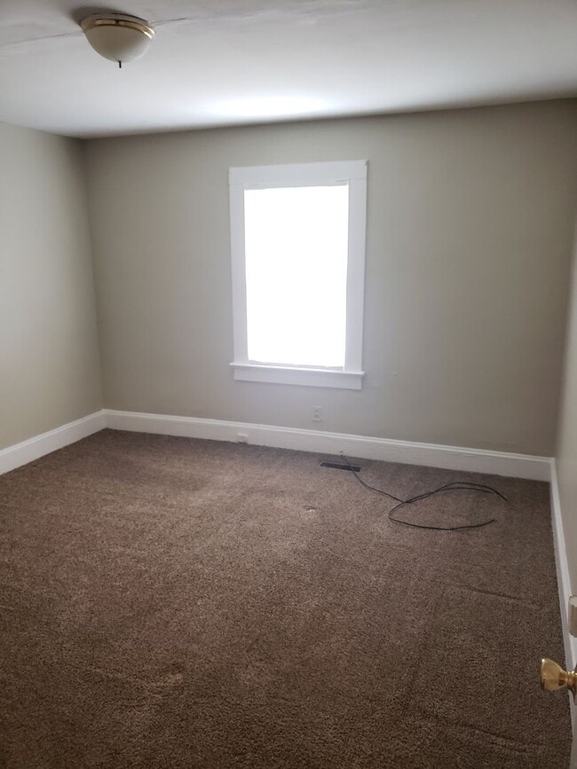 Building Photo - Duplex on Higgs St