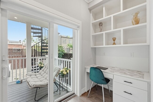 Building Photo - 1343 Otis Pl NW