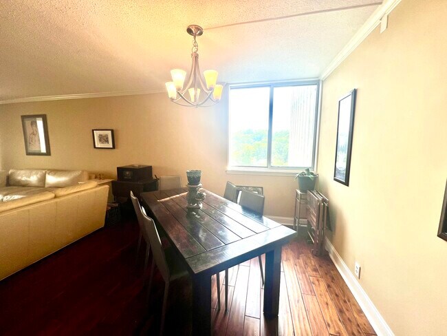 Building Photo - 1131 Stringers Ridge Rd