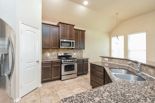 Building Photo - 4215 Mill Oak Dr