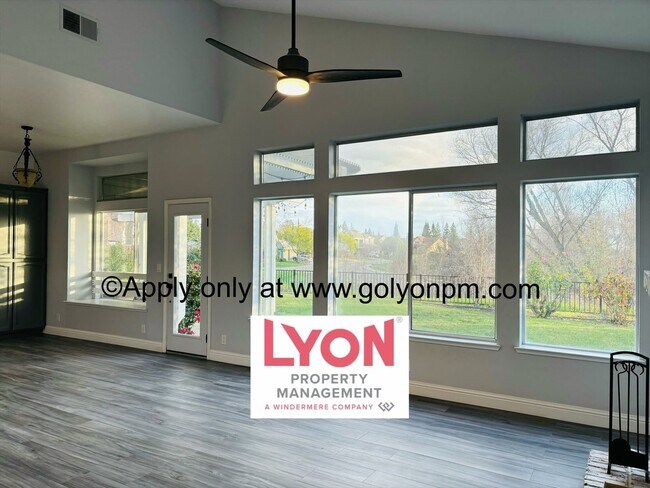 Building Photo - Beautiful Folsom Gem with backyard facing ...