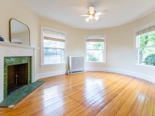 Building Photo - 40 Marshall St