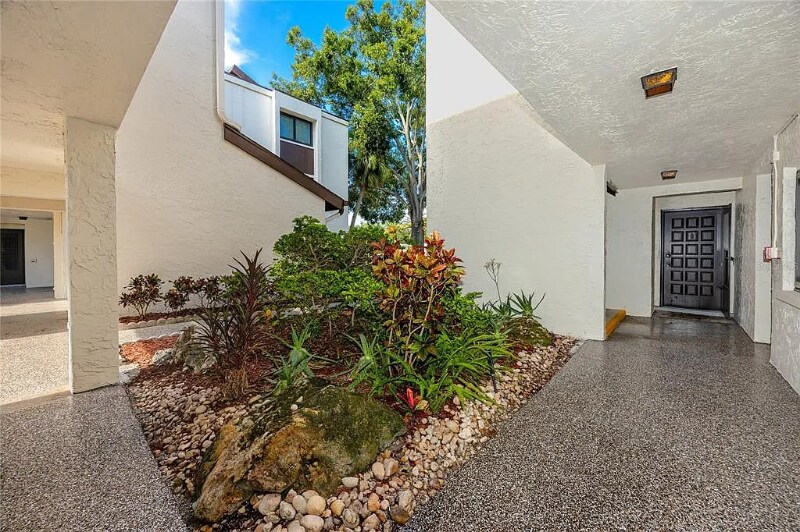 Building Photo - 2207 Belleair Rd