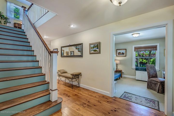 Building Photo - 1359 Wald Dr
