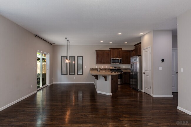 Building Photo - 33284 SW Havlik Dr