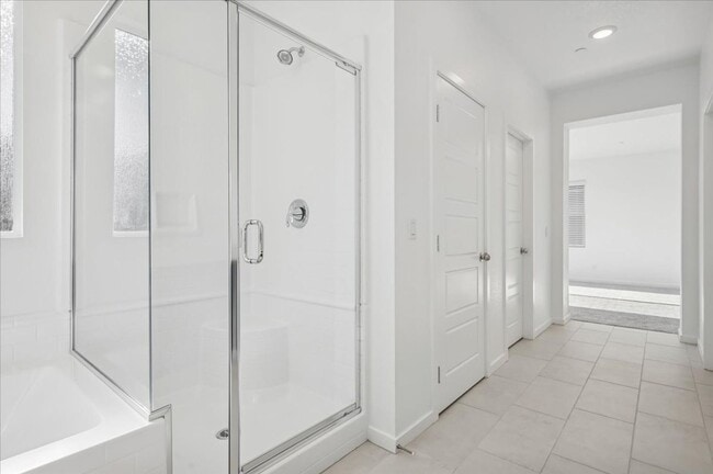 Building Photo - Beautiful New Home in Black Mountain Planned Community