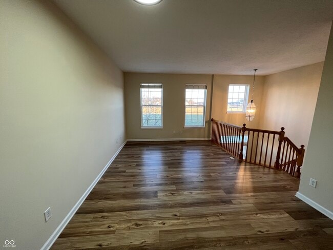 Building Photo - 3522 N Golden Gate Dr