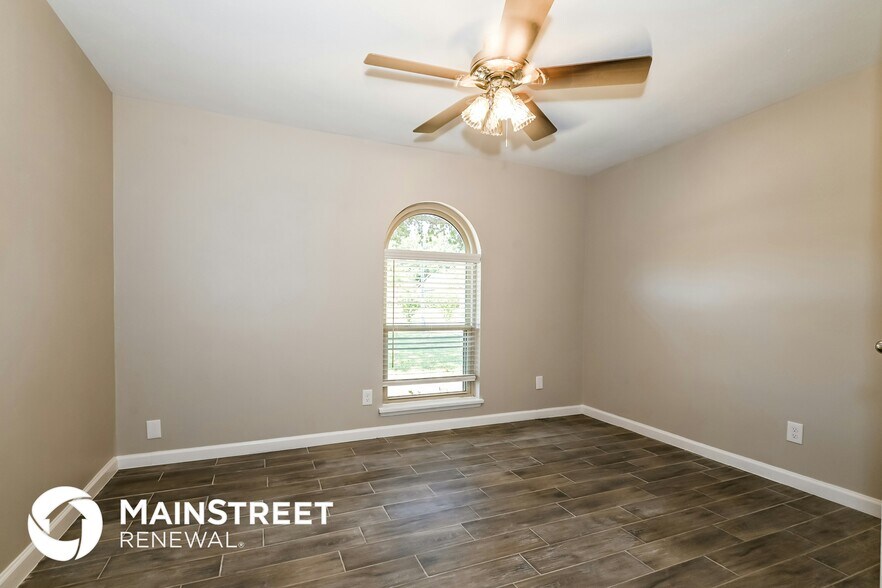 Building Photo - 308 Rockcrest Dr