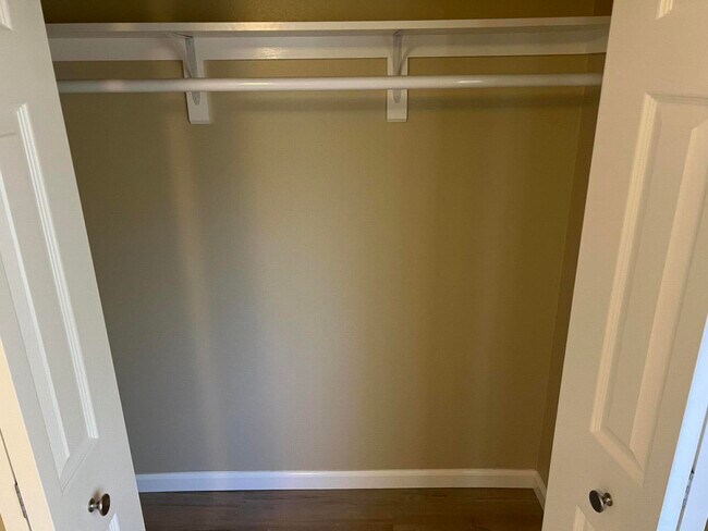 Building Photo - 1065 Moonlight Ct