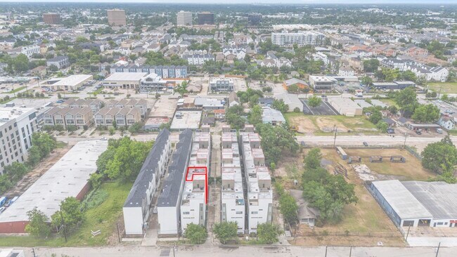 Building Photo - 1159 W 18th St