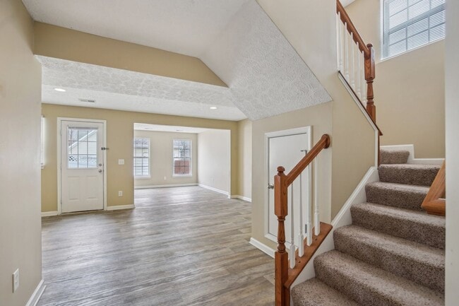 Building Photo - 7841 Heaton Way