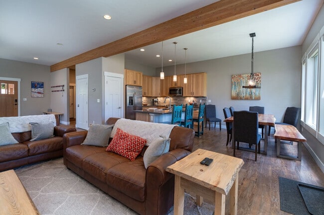 Building Photo - 278 Mountain Willow Dr