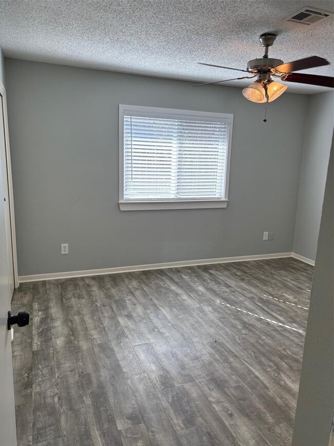 Building Photo - 317 W William Cannon Dr